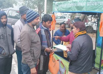 ग्रेनो प्राधिकरण द्वारा साप्ताहिक बाजार डेल्टा 1 में चलाया गया सिंगल यूज़ प्लास्टिक के खिलाफ अभियान।