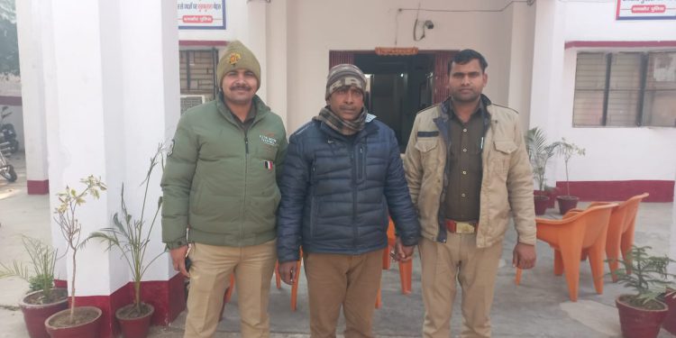 यमुना प्राधिकरण की साईट से पाईप चोरी करने के आरोपी को पुलिस ने गिरफ्तार कर भेजा जेल।