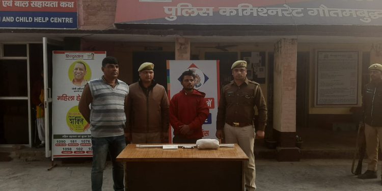 पिता की हत्या की आरोपी बेटी व प्रेमी को पुलिस ने किया गिरफ्तार