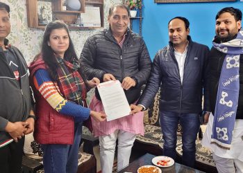 लिफ्ट एंड एस्केलेटर्स एक्ट लागू कराने के लिए समिति ने विधायक से की मांग