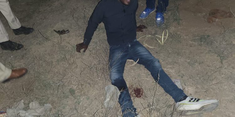 कैब लुटेरों से पुलिस की मुठभेड़, तीन बदमाश गिरफ्तार, चोरी की कैब, तमंचे व कारतूस बरामद