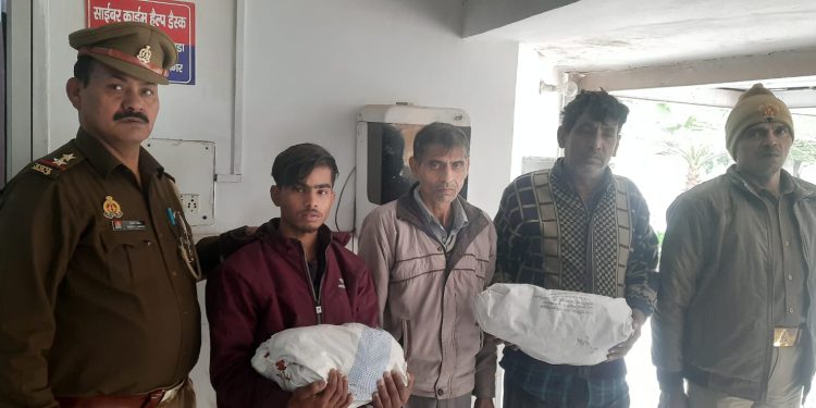 फैक्ट्री में चोरी करने वाले 3 चोरों को पुलिस ने किया गिरफ्तार, चोरी का माल भी बरामद