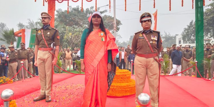 ग्रेटर नोएडा पुलिस लाइन में धूमधाम से मनाया गया गणतंत्र दिवस