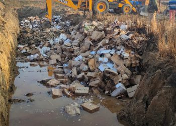 पुलिस ने 7 करोड़ की अवैध शराब की नष्ट, 290 मामलों में शराब तस्करों से पकड़ी गई थी अवैध शराब