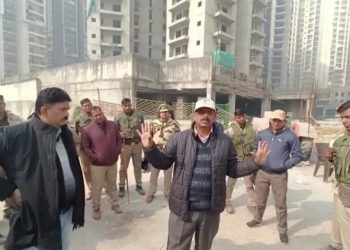 ग्रेनो वेस्ट में अभी तक नहीं पकड़ा गया तेंदुआ, 3 जनवरी से रेस्क्यू कर रही है वन विभाग की टीम, सोमवार तक जारी रहेगा रेस्क्यू