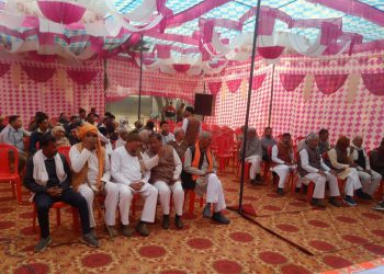 जेवर एयरपोर्ट से प्रभावित किसानों से मेरठ मंडल आयुक्त ने किया संवाद, समस्याओं के निस्तारण का दिया आश्वासन