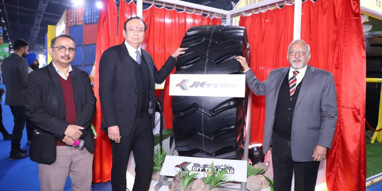 बॉमा कोनएक्सपो 2023 में जेके टायर ने ऑफ-द-रोड (ओटीआर) टायर सेगमेन्ट में लॉन्च किए 3 नए टायर
