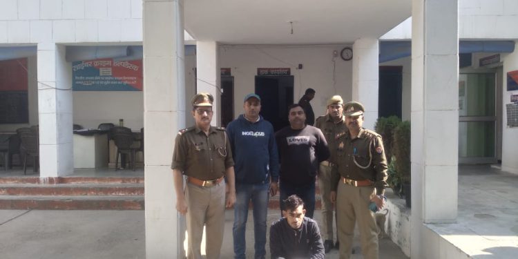 5 लाख रुपये के अवैध गांजे के साथ तस्कर गिरफ्तार