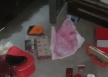 अलमारी में रखे सोने के आभूषण और साड़ी लेकर चोर हुआ फरार पुलिस मामले की जांच में जुटी