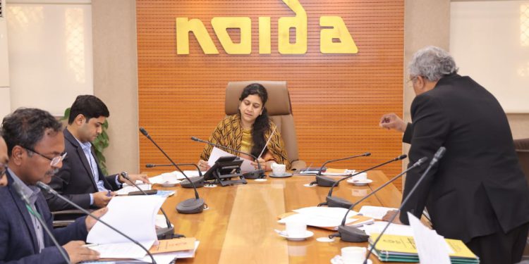 ग्रेनो के लीज बैक के प्रकरणों पर सीईओ ने की बैठक, प्राधिकरण किसानों को जल्द जारी करेगा अंतिम पत्र