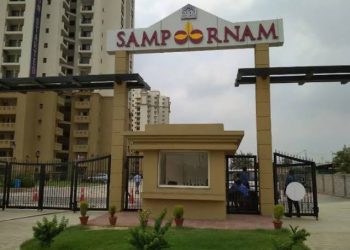 बंद फ्लैट में मिला युवक का शव, अत्यधिक शराब पीने से मौ_त की आशंका, बदबू आने की शिकायत पर पहुँची पुलिस