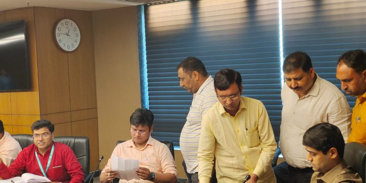 ग्रेटर नोएडा में प्राधिकरण अभियान चलाकर कराएगा फॉगिंग