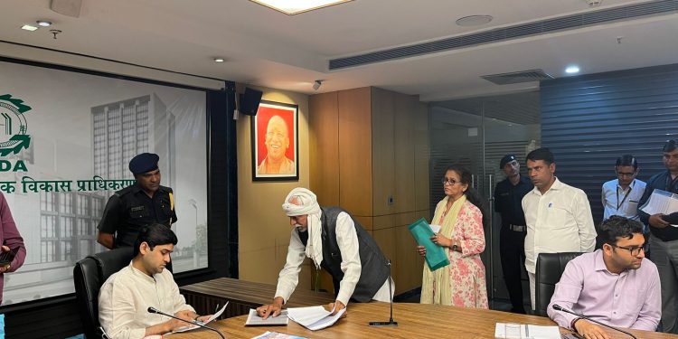 रिहायशी सेक्टरों में सफाई अभियान चलाने के निर्देश, जन सुनवाई में शिकायतों का किया निस्तारण