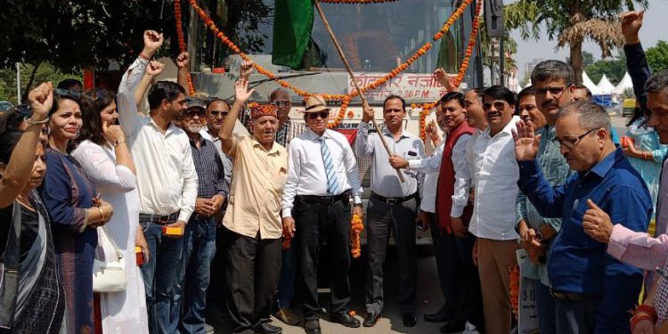 ख़ुशख़बरी! ग्रेटर नोएडा से उत्तराखंड के तीन शहरो के लिए बस सेवा हुई सुरु, जाने समय और किराया।