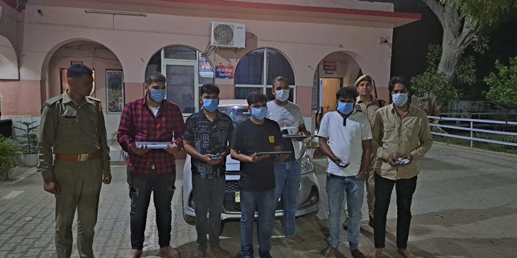 फर्जी वेबसाइट बनाकर ठगी करने वाले अंतरराज्यीय गिरोह के 6 शातिर लुटेरे गिरफ्तार