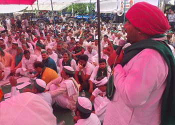 भाकियू टिकैत का एआरटीओ पर एनजीटी के नियमों व भ्रष्टाचार को लेकर की महापंचायत