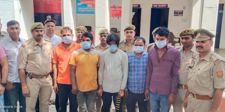 डेढ़ करोड़ के अवैध गांजे के साथ 5 तस्कर गिरफ्तार