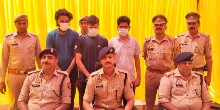 तंत्र-मंत्र के नाम पर अमेरिकी NRI से करोड़ो की ठगी करने वाले गिरफ्तार