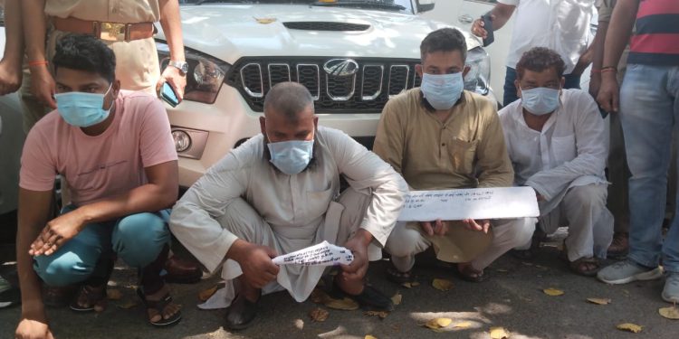 लग्जरी गाड़िया चोरी करने वाले अंतरराज्यीय गैंग का पर्दाफाश, तीन लग्जरी गाड़िया के साथ चार गिरफ्तार