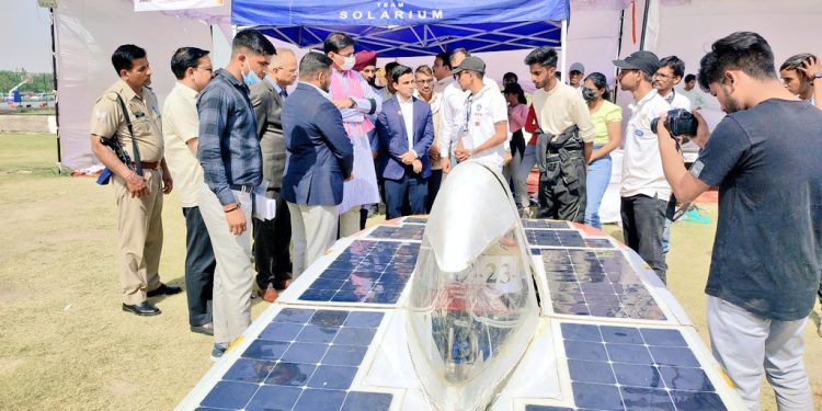 पर्यावरण को शुद्ध रखने के लिए भविष्य में इलेक्ट्रिक व्हीकल को बढ़ावा देना जरूरी- धीरेंद्र सिंह