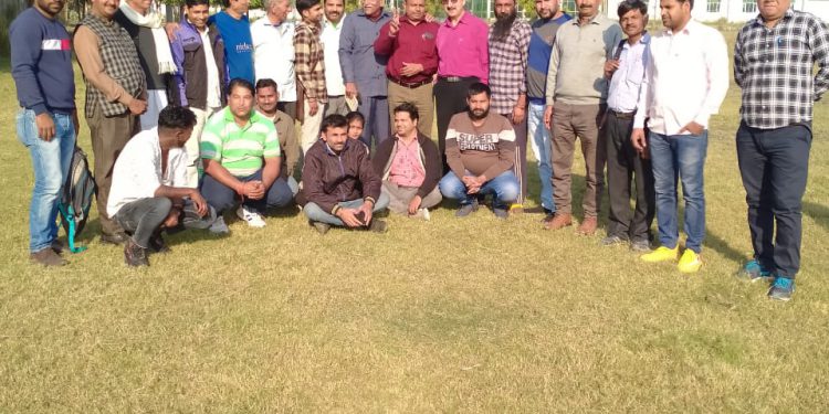 बाइक बोट घोटाला – फरार तीन डायरेक्टरों पर सरकार ने पांच-पांच लाख का इनाम किया घोषित, सालो से पीड़ित दे रहे है धरना