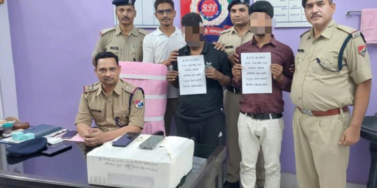 ई टिकटो की कालाबाजारी कर रेलवे को डेढ़ करोड़ चुना लगाने वाले चढ़े आरपीएफ के हत्थे