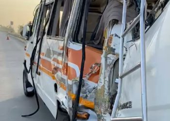 नीम करोली धाम से लौट रहे श्रद्धालुओं की बस का हुआ एक्सीडेंट, 2 की मौत कई लोग घायल