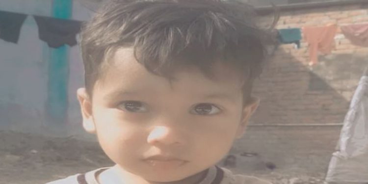 क्या राजनीतिक जंग की भेंट चढ़ गया 2 साल का मोहम्मद शाहिम, कादी विहार में खुले नाले में गिरने से मौत