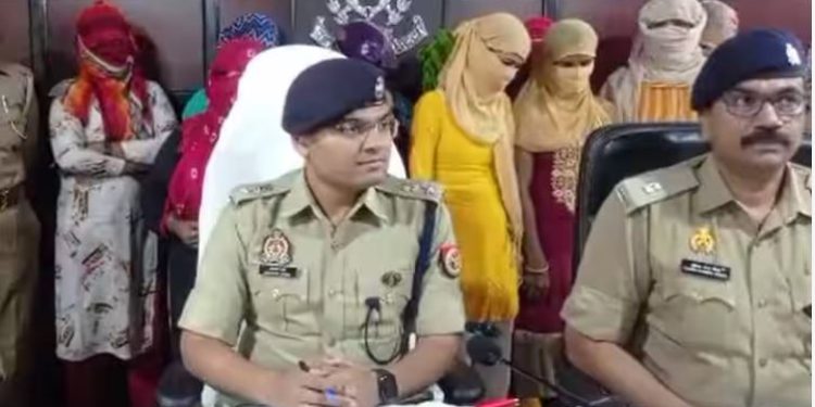 गाजियाबाद के बाद हापुड़ में सेक्स रैकेट का भंडाफोड़, नेपाल और बिहार की लड़कियां कर रही थीं देह व्यापार