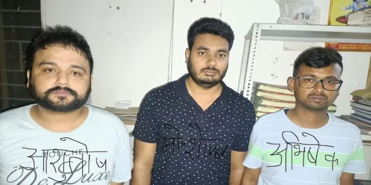 नोएडा STF ने पकड़ा फर्जी टेलीफोन एक्सचेंज, रणजी प्लेयर रहा आशुतोष बोरा निकला सरगना