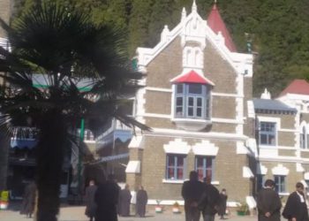 आप सरकारी जमीनों पर कब्जा कर अवैध धार्मिक स्थल बना देते हैं… मजार ध्वस्तीकरण के खिलाफ याचिकाकर्ता को खंडपीठ ने लगाई फटकार