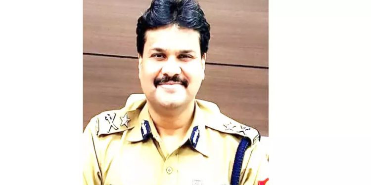 यूपी कैडर के IPS अधिकारी दीपक रतन की हार्ट अटैक से मौत, CRPF में आईजी पद पर थे तैनात