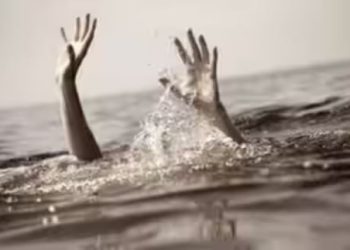यमुना नदी में नहाने उतरे मामा-भांजे डूबे, गोताखोर कर रहे तलाश, शनि मंदिर में दर्शन करने आए थे