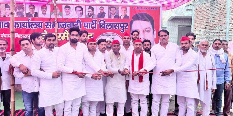 निकाय चुनाव – कैम्प कार्यालय के उद्धघाटन कार्यक्रम में सपा ने दिखाई ताकत