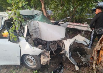 शादी से लौट रहे परिवार की कार पेड़ से टकराई, बच्चे सहित दंपति की मौत