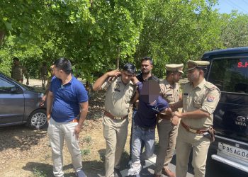 मासूम से दुष्कर्म के आरोपी को मुठभेड़ के बाद पुलिस ने किया गिरफ्तार