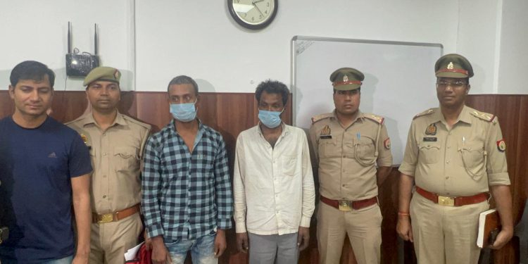 हथियार के बल पर लूट करने वाले दो शातिर आरोपियों को पुलिस ने किया गिरफ्तार