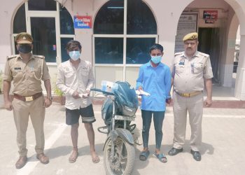 दुकानों में चोरी करने वाले दो शातिर चोरों को पुलिस ने किया गिरफ्तार