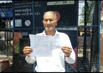 बस स्टैंड पर लगे सार्वजनिक वाटर कूलर और प्याऊ को चालू कराने की मांग