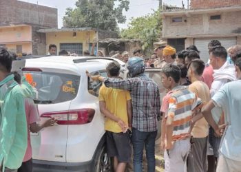 देवरिया में दर्दनाक हादसा, ट्रक व क्रेटा के आमने-सामने की टक्कर में पांच की मौत