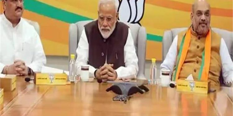 केंद्र सरकार और पार्टी में फेरबदल की अटकलों के बीच अमित शाह और जेपी नड्डा ने की पीएम मोदी से मुलाकात