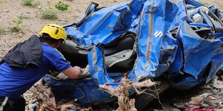 अल्मोड़ा-पिथौरागढ़ हाईवे पर बडा हादसा, गहरी खाई में कार गिरने से चालक की मौत