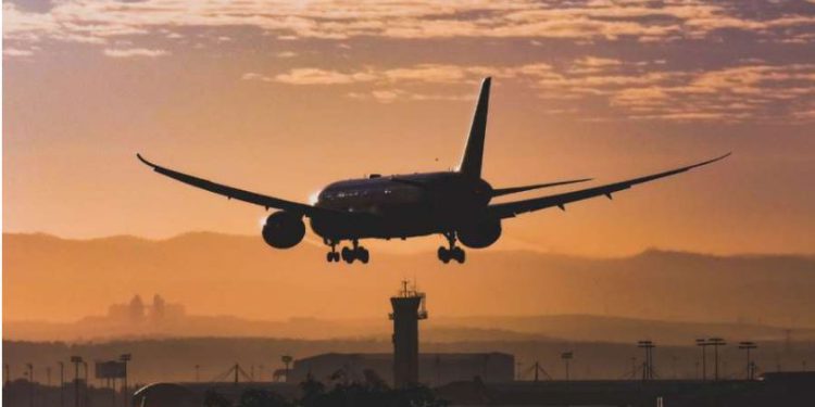 क्या आप जानते हैं कि हवाई जहाज में भी लगे होते हैं हॉर्न? जानें कब और किस स्थिति में बजाते हैं पायलट