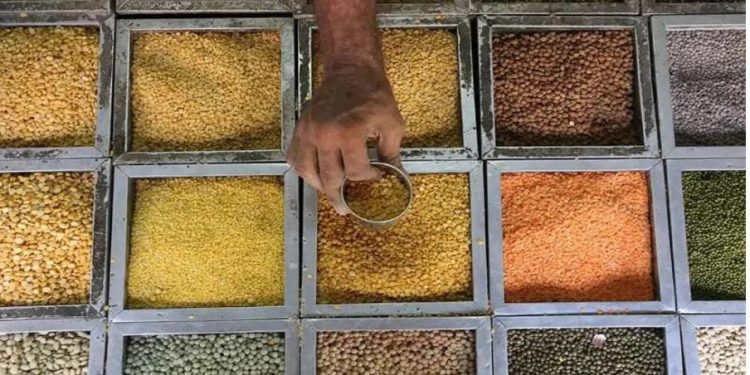 दाल का उत्पादन बढ़ाने के लिए सरकार ने उठाया एक और कदम, अब किसी भी मात्रा में तूर, उड़द, मसूर बेच सकेंगे किसान