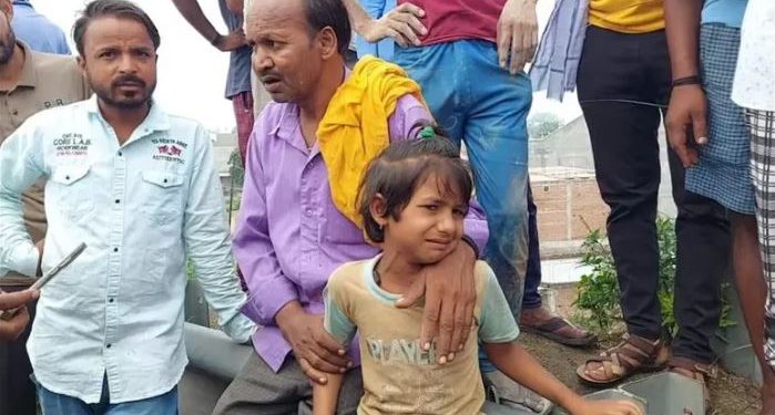 चार बच्चों की मां ने ट्रेन से कट कर दी जान, बेटी बोली- मम्मी को रोज मारते थे पापा