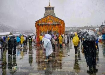 भारी बारिश से केदारनाथ यात्रा पर लगा ब्रेक, CM ने संभाला मोर्चा, उत्तरकाशी में बिजली गिरने से 1 की मौत