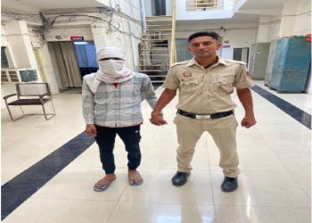 दिल्ली में लव जिहाद! शाहरुख से गोलू बन युवती को फंसाया, अब वीडियो वायरल करने की दे रहा धमकी