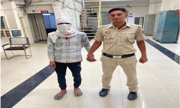 दिल्ली में लव जिहाद! शाहरुख से गोलू बन युवती को फंसाया, अब वीडियो वायरल करने की दे रहा धमकी