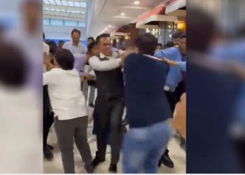 नोएडा के एक मॉल में परिवार के साथ मारपीट, सर्विस चार्ज को लेकर भिड़े बाउंसर