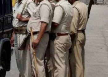 बृजपुरी में मोहम्मद जैद नामक शख्स ने 2 भाइयों पर किया चाकू से हमला, इलाके में पैरामिलिट्री फोर्स तैनात